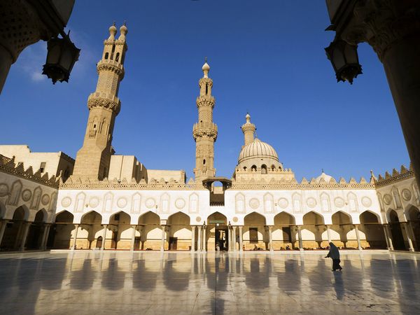 داعش مفسدون في الأرض استحلوا دماء المسلمين وأعراضهم
