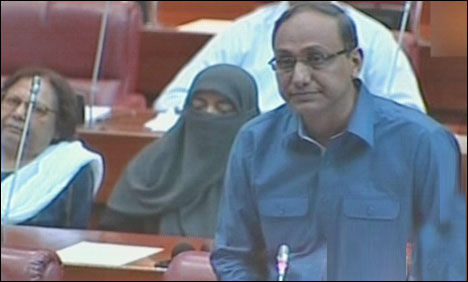 سینیٹ نے وزیراعظم کے استعفے کا مطالبہ غیر آئینی قرار دے دیا