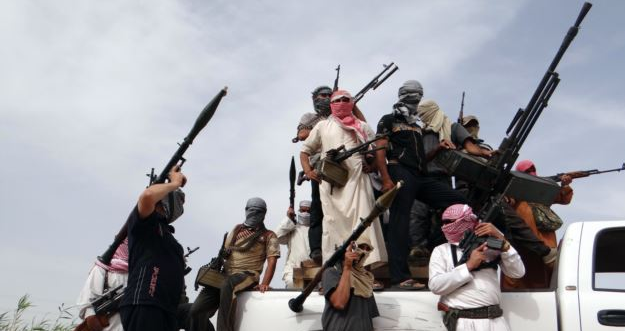  عشائر تكريت تشكل خلايا مسلحة لتعقب مسلحي "داعش" المشتركين بحادثة سبايكر