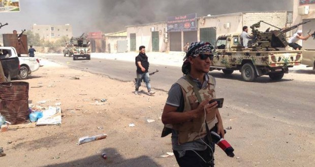 مظاهرات تطالب بإسقاط الحكومة والبرلمان الليبي ومجموعة تسيطر على وزارة الداخلية