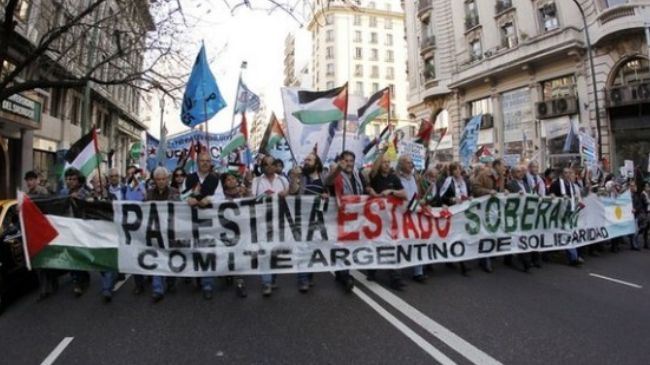 “Argentinos Denuncian los Crímenes Cometidos por el Régimen de Israel en la Asediada Gaza”