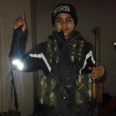 بالصور... طفل "داعشي" من أصل مغربي يثير صدمة في بلجيكا