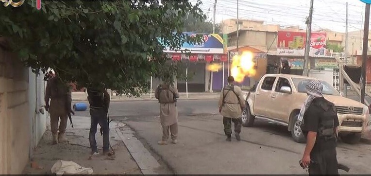انفجار سيارة مفخخة داخل احد مقار داعش في الموصل