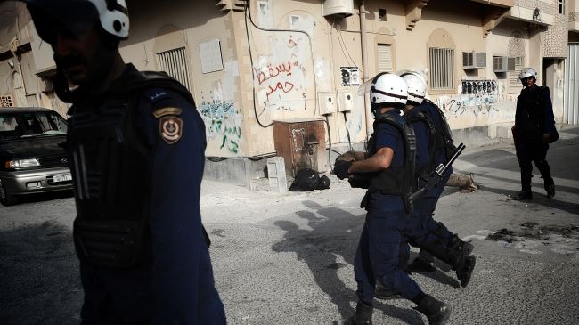 Bahrain regime forces brutalize protesters