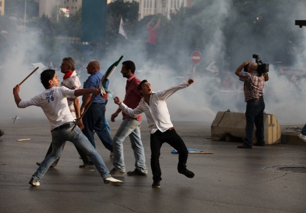 إصابة ثلاثة فلسطينيين في مواجهات مع قوات الاحتلال الاسرائيلي شمال الخليل