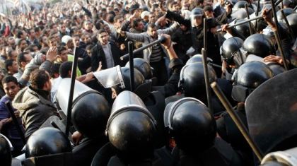 Протестующие в Египте сожгли американский и израильский флаг