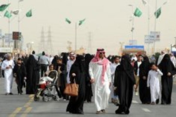 بالصور / عراك في الرياض بين هيئة الأمر بالمعروف وبريطاني متزوج من سعودية