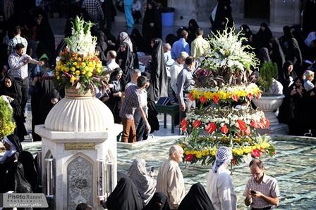 60 000 Blumen für Razavi-Schrein