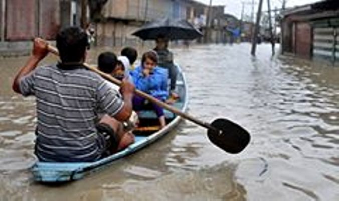 جموں کشمیر میں سیلاب کی صورتحال تشویشناک، دسیوں رہائشی مکانات ڈھیر+ تصاویر