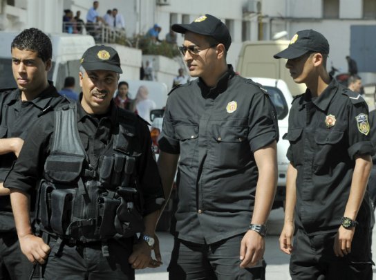 قوات تونسية تعتقل 12 ارهابيا وتضبط اسلحة وذخيرة