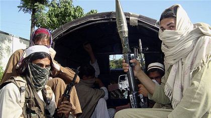 Talibans au Pakistan est divisé en deux factions rivales