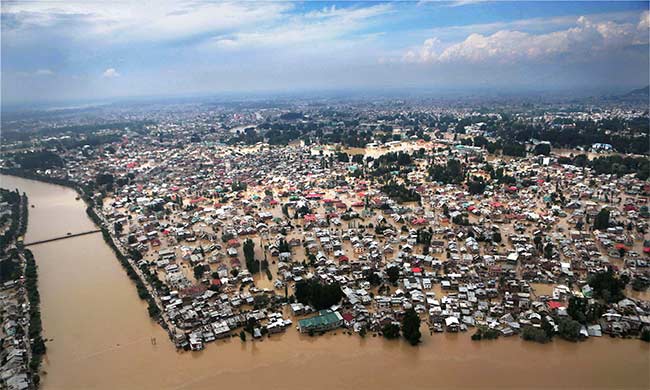کشمیر کا شدید سیلاب جس کی کوئی مثال نہیں ملتی