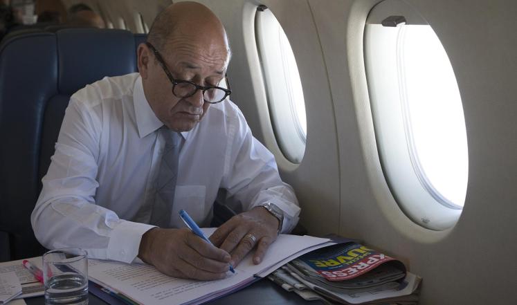 زيارة لوزير الدفاع الفرنسي الى الامارات ومصر لشرح دور بلاده لمكافحة داعش