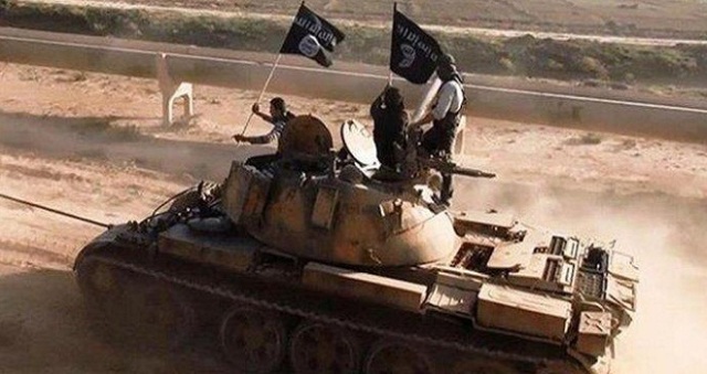 العثور على مخزن للدبابات المسروقة من الجيش العراقي غربي الموصل