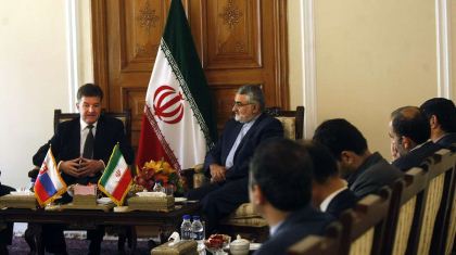Boroujerdi : États-Unis à la recherche de leurs objectifs illégitimes au Moyen-Orient