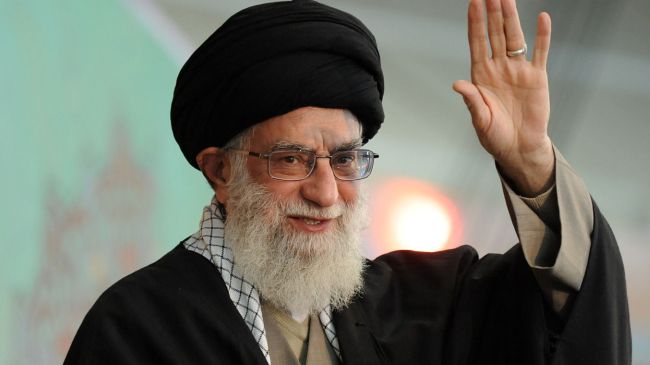 Ayatolá Jamenei: “EEUU Busca Ampliar su Presencia Militar en la región al Declarar una Supuesta Guerra al Grupo Terrorista Takfi