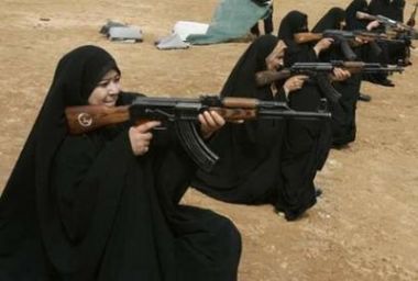 تخرج وجبة جديدة من المتطوعات للقتال إلى جانب القوات الأمنية في العراق
