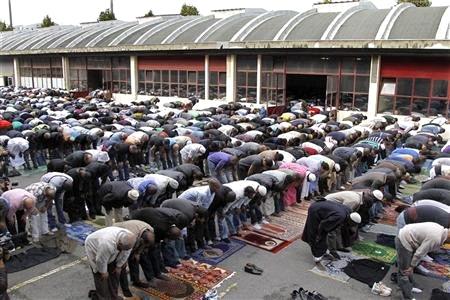 مئات المسلمين يتظاهرون في برلين ضد التطرف والإرهاب