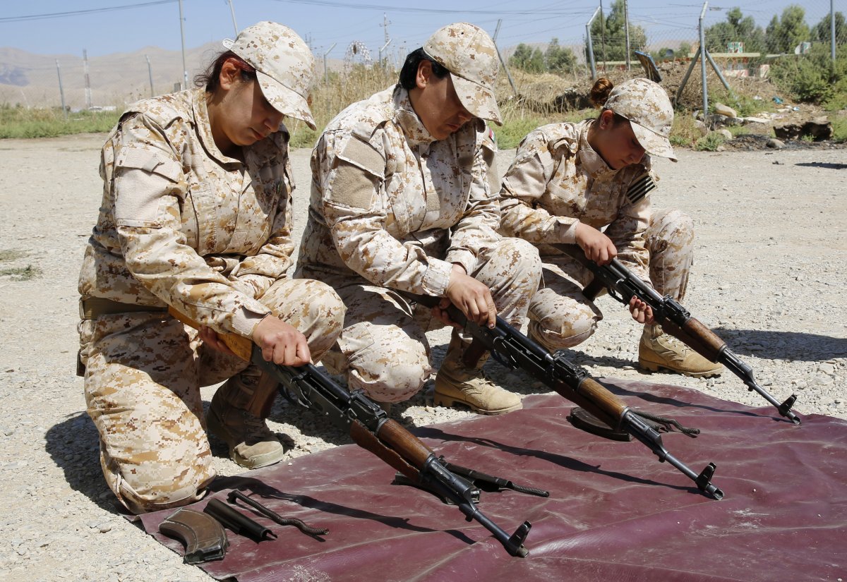 Here's How The Kurdish Peshmerga's Female Fighters Prepare For Battle Against ISIS + Photos