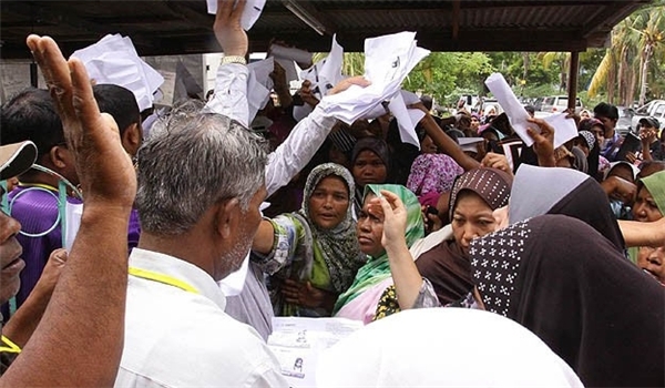 Myanmar Gives Citizenship to 209 Displaced Muslims