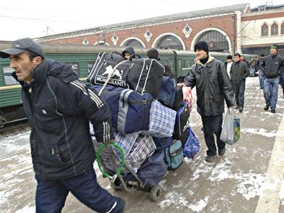Bir milyona yaxın əcnəbinin Rusiyaya girişinə qadağa qoyulub”.