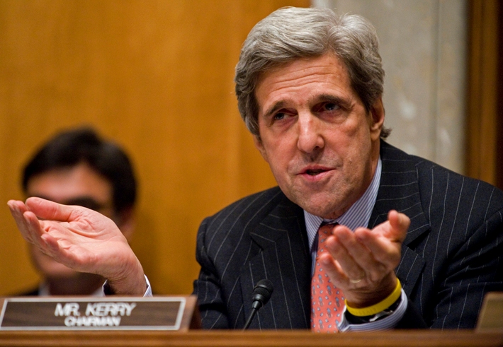 كيري يعلن عن ان بعض دول المنطقة تدعم المسلحين في العراق وسوريا