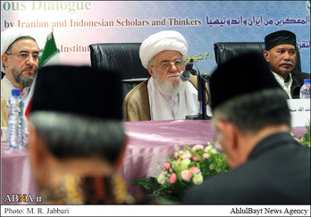 Dialog antar Mazhab Ulama Indonesia dan Iran Terselenggara di Qom