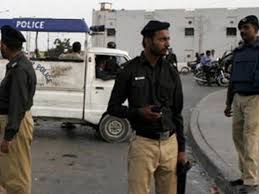 کراچی میں اعلی پولیس افسر کے اسکواڈ پر خودکش حملہ 