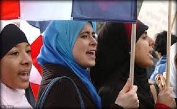 مسلمو فرنسا يحتشدون بمسجد باريس للتنديد بالجرائم التى ترتكب باسم الاسلام