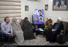 صدر روحانی کا شھداء کے گھر والوں کو خراج تحسین