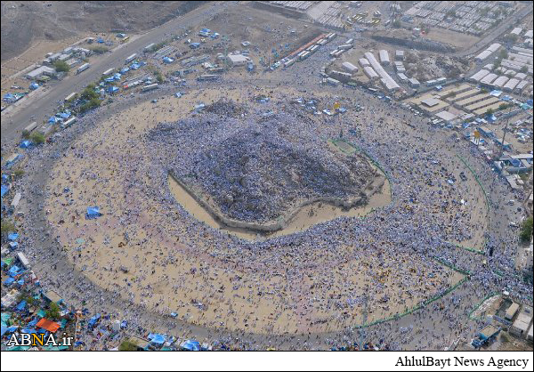 بالصور / اكثر من مليون ونصف مليون حاج يقفون على صعيد عرفة لاداء الركن الاعظم من الحج