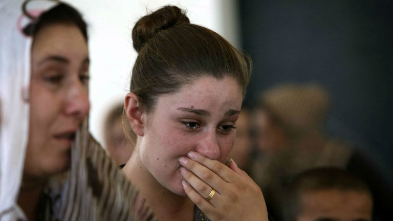 “El Grupo Terrorista Takfirí de Irak y Siria está Vendiendo como Esclavas a Cientos de Jóvenes Kurdas Izadíes y Cristianas”
