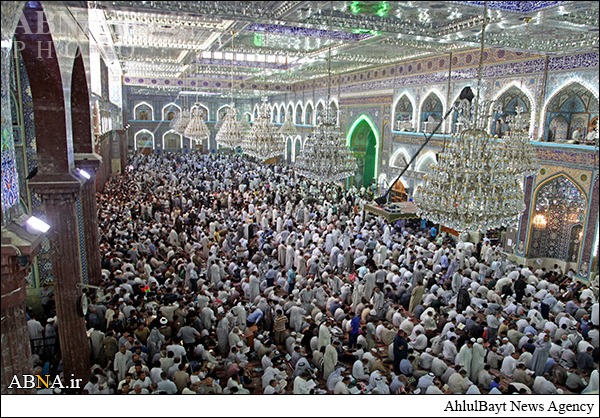 حرم امام حسین(ع) میں ہزاروں زائرین نے دعائے عرفہ پڑھی+ تصاویر