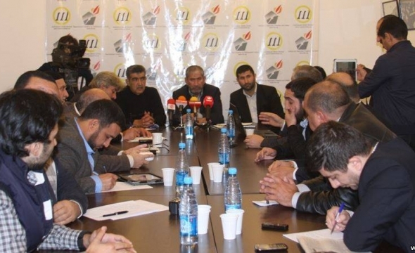 Исламчыларын Һүгугларыны Мүдафиәси Комитәси бәјанат јајараг, М.Сәмәдов олмагла Исламчылара гаршы репресијалары мәһкум етди