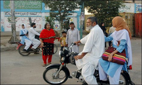 کراچی:عید الضحیٰ کی تعطیلات کے بعد تعلیمی ادارے کھل گئے