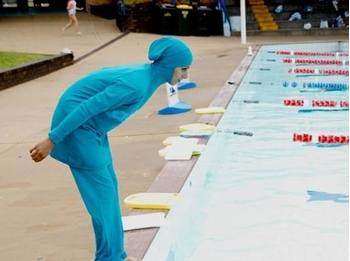 Rechte Italiener gegen Islamischen Schwimmunterricht