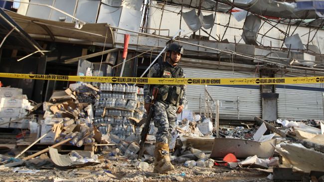 Bomb blast near Shi'ite mosque kills 17 in Iraqi capital