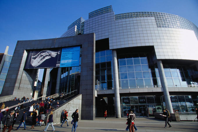 Paris Opera expels veiled woman during performance