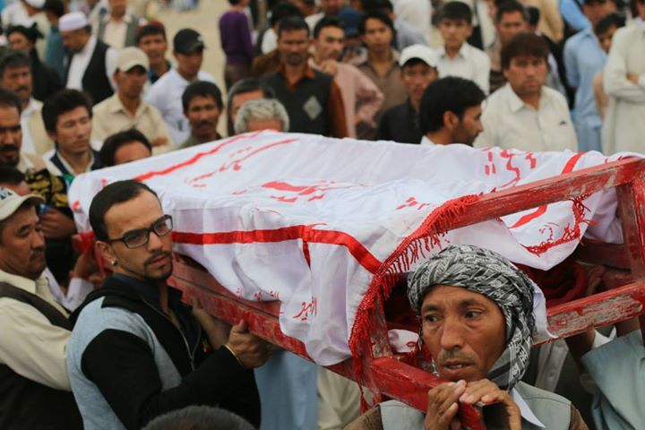 کویٹہ میں شہید ہوئے ۹ شیعہ مسلمانوں کی تدفین+ تصاویر