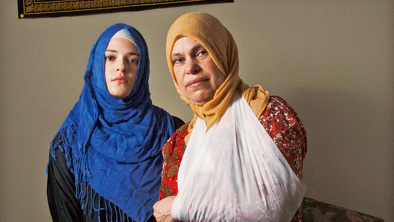 Australia: Muslim woman suffers broken arm in racist attack