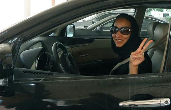 حملة قيادة المرأة للسيارة تحظى بالنجاح والسلطات السعودية تحذر منها