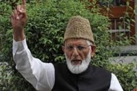 کشمیر میں سردی کی آمد کے ساتھ ہی سیلاب متاثرین کی مشکلات میں اضافہ