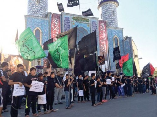 اعتصام أهالي الدراز احتجاجاً على إزالة النظام لمظاهر عاشوراء في القرية