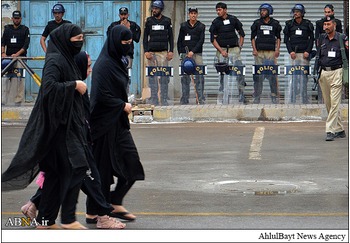 تصویری رپوٹ: پاکستان میں عاشورہ کے موقعے پر سخت سکیورٹی کے انتظامات 