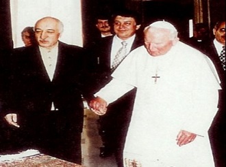 Hizmet Hareketi parti kurmaz, kurdurmaz