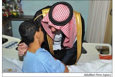 Saudischer Fürst besuchte die Verletzten des Terrorsitischen Anschlags + Fotos