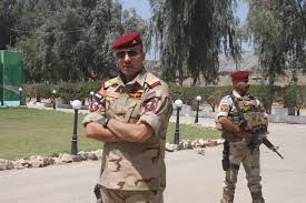 ضابط كبير في الجيش العراقي يقول انه ينتظر ساعة الصفر لتحرير الموصل