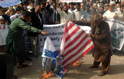 کراچی، مسجد اقصٰی میں اسرائیلی جارحیت کیخلاف جمعیت علمائے پاکستان اور فلسطین فاؤنڈیشن کا احتجاجی مظاہرہ