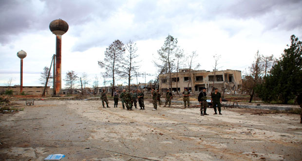 L’armée arabe syrienne liquide nombre de terroristes de l'”EIIL” et détruit leurs armes à Deir Ezzor
