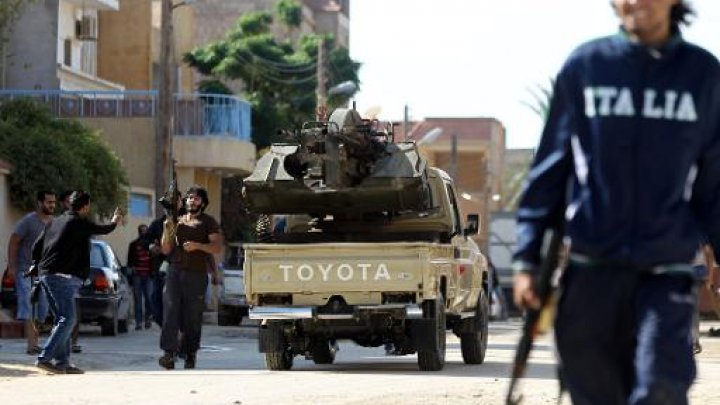 الجيش الليبي يفرج عن 9 أتراك اعتقلهم في مواقع الاشتباكات في بنغازي